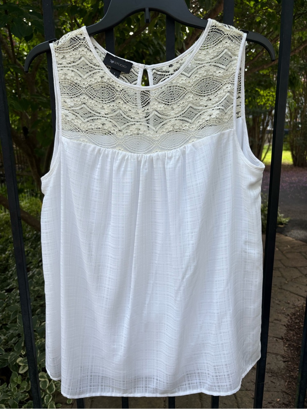 AB Studio White Sleeveless Camisole with Lace Yoke
